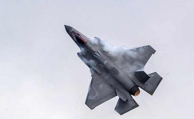 Катастрофа F-35 на Аляске: "Суперистребитель" вначале промочил ноги, а потом сошел с ума