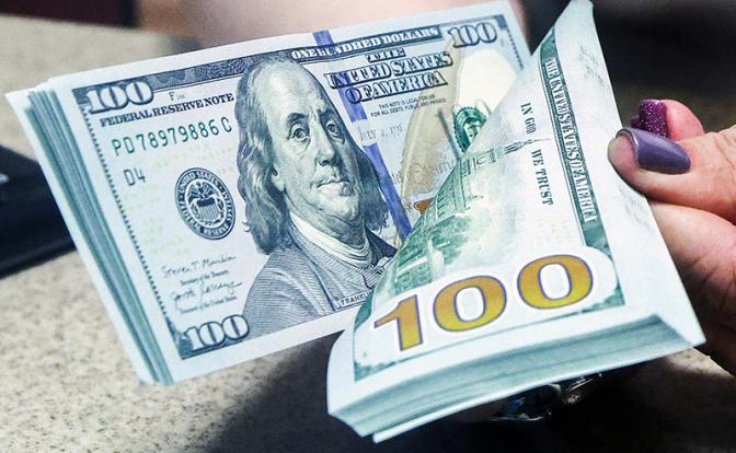 ЦБ сообщил новости курса доллара