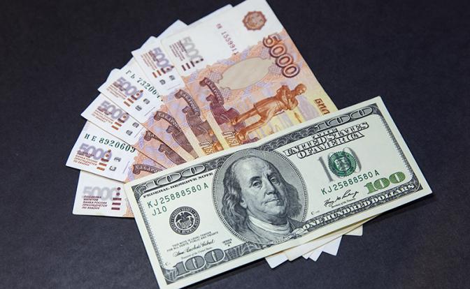 Прогноз курса доллара: рубль уперся в «застой» в переговорах РФ, США и Украины