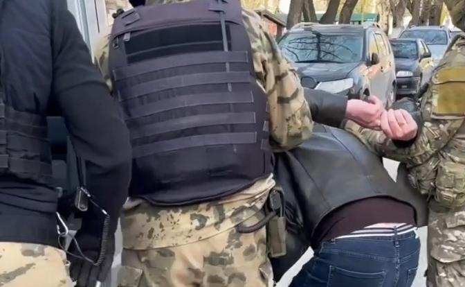 Маскировка не помогла: агентов Буданова взяли с поличным – взрывчаткой из склепа