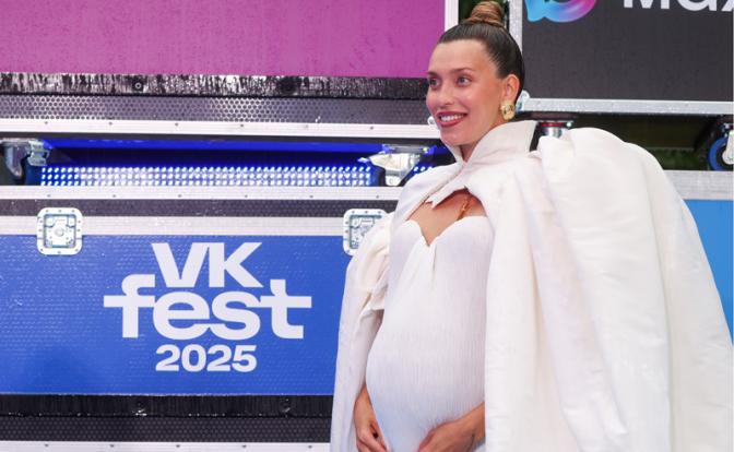 На фото: телеведущая Регина Тодоренко