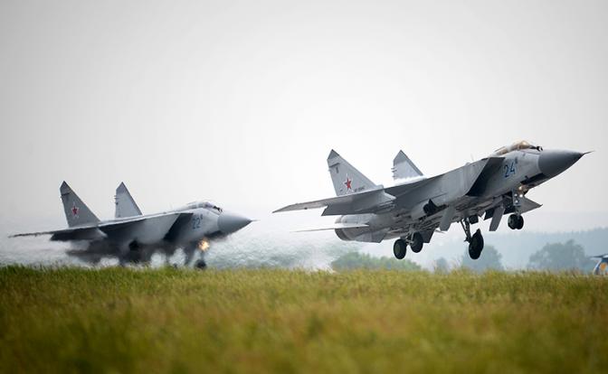 На фото: истребители МиГ-31К ВВС России