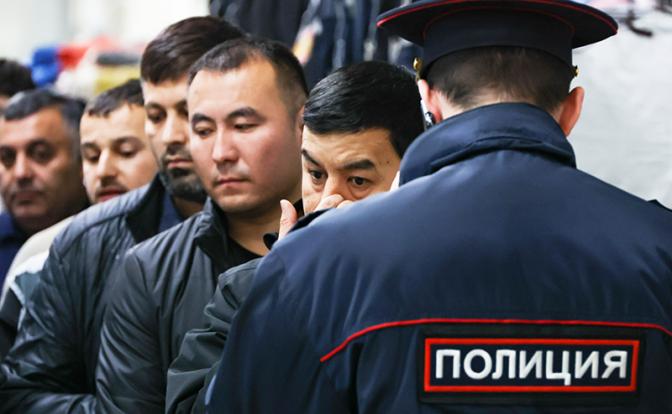 В МВД назвали число нелегальных мигрантов в России: треть из них — женщины и дети