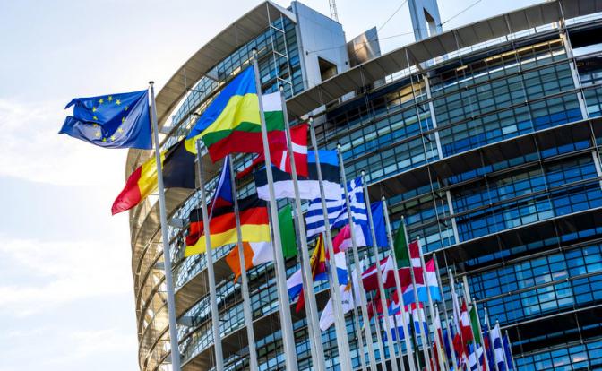 Европарламент принял резолюцию, допускающую уничтожение российских самолетов в небе ЕС