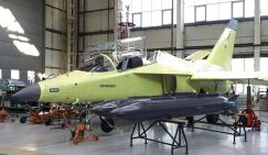 Нашего авиаполку прибыло: Новый Як-130М поможет и дроны бить, и укрепления штурмовать