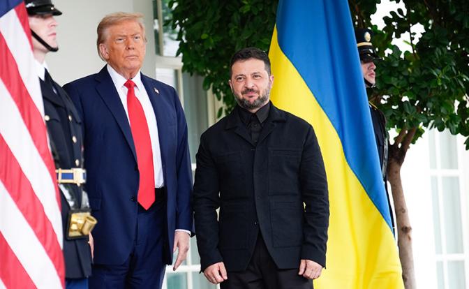 На фото: президент США Дональд Трамп и президент Украины Владимир Зеленский