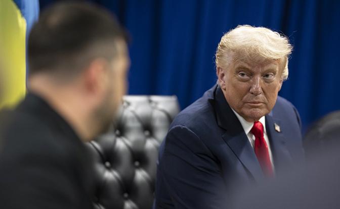 На фото: президент Украины Владимир Зеленский и президент США Дональд Трамп