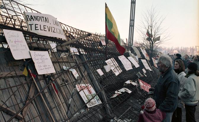 Прибалты так решили: За "грехи" Горбачёва ответят наследники - виллой в Баварии и недвижимостью в Берлине