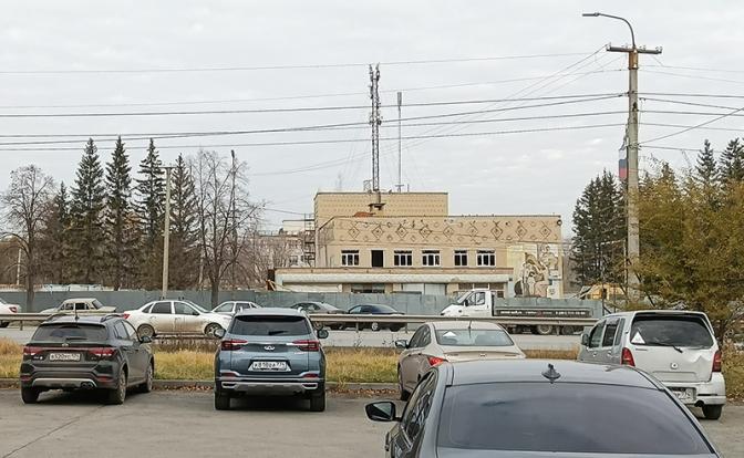 На фото: Копейск. Завод "Пластмасс", где произошел взрыв.