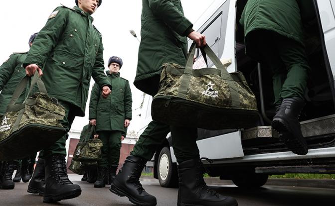 Госдума согласовала круглогодичный призыв на военную службу