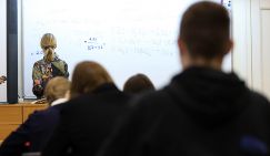 Школьная терапия по-уральски: «Дети разные бывают. Иногда один удар в бубен приводит в чувство всё племя»