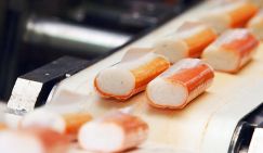 Россиянам озвучили опасность крабовых палочек