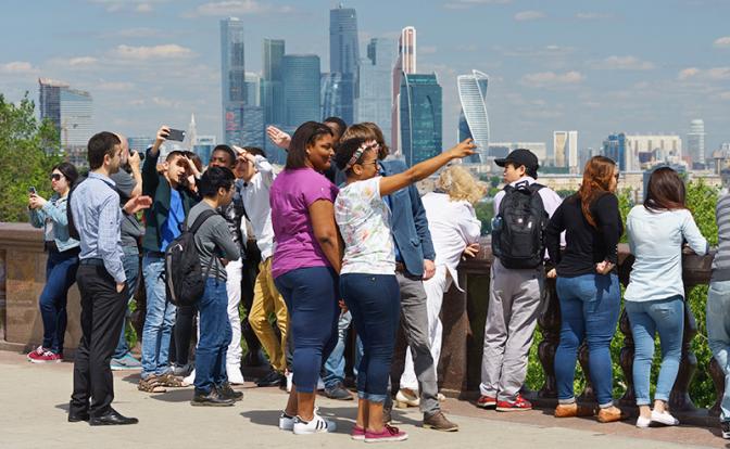 BZ: ЕС запретил туристам посещать РФ, чтобы скрыть процветание страны