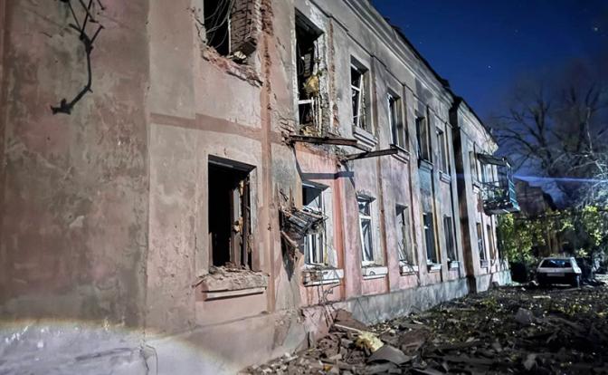 ВСУ повредили дом в Свердловске: пострадал мужчина