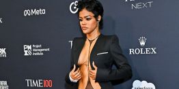 Лучшие фото за октябрь: Красная дорожка "Жары", ограбление Лувра, вечеринка Victoria’s Secret, кинопремьеры