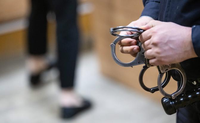 Свердловчанку, которой грозил изнасилованием рецидивист, признали виновной - она защищалась