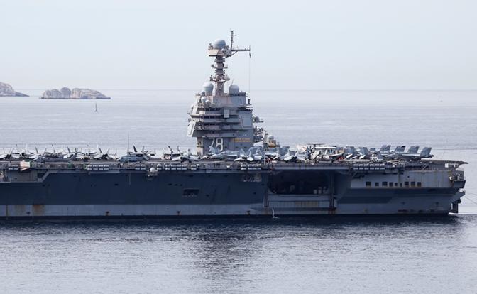 На фото: авианосец Военно-морских сил США "Джеральд Р. Форд"