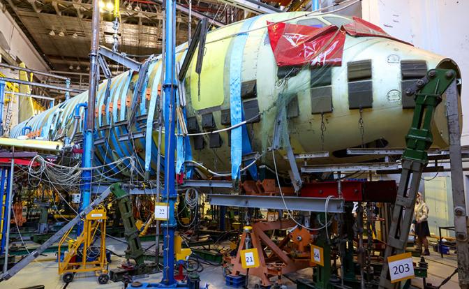 На фото: планер импортозамещенной версии Superjet-100 (SSJ-New)