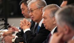 «Великий государственный деятель, посланный свыше»: Трамп осыпал Токаева и Мерзиёева золотым дождем контрактов