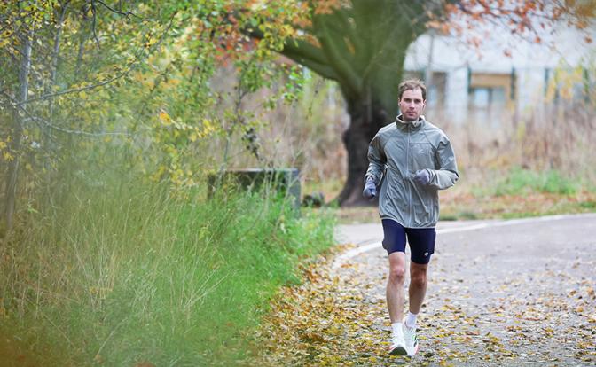 Эксперт: не нужно делать 10 тысяч шагов в день