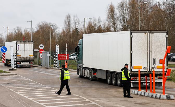 Более тысячи литовских фур у Батьки в заложниках. Какую провокацию задумал Вильнюс?