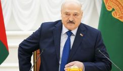 «Прекращаем плакаться»: Лукашенко обратился к аграриям