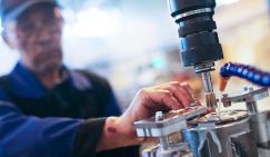 Ветераны, к станку! «Эпоха работающих пенсионеров» – так хорошо это или плохо?