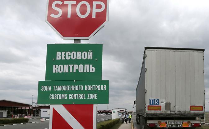 Эксперт оценил данные о гигантских штрафах для водителей легковушек на весовых пунктах