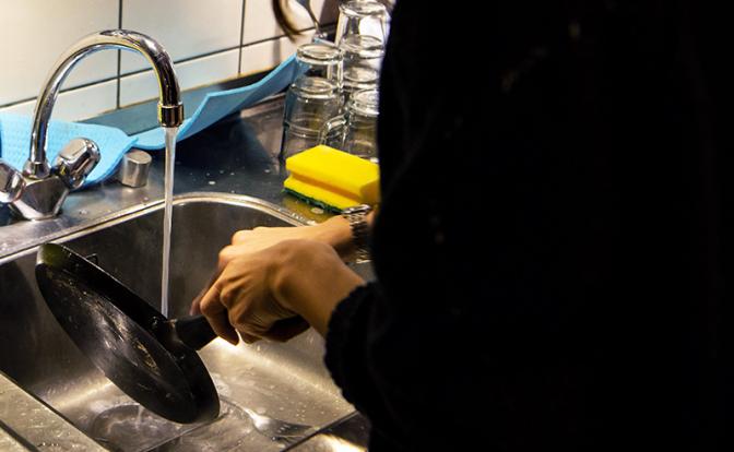 Кухонная губка может вызвать проблемы с желудком