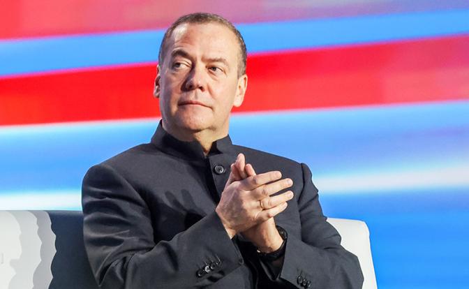 На фото: заместитель председателя Совета Безопасности РФ Дмитрий Медведев.