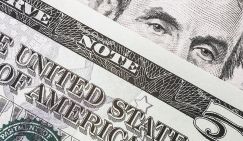 ЦБ сообщил о росте курса доллара в конце недели