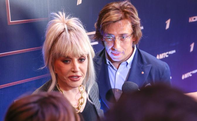 На фото: певица Алла Пугачева и юморист Максим Галкин* (* Максим Галкин признан иностранным агентом решением Министерства юстиции РФ от 16.09.2022).