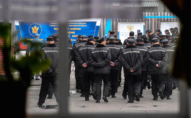 Ножи, катаны, гробы, сувениры — в системе исполнения наказаний процветает предпринимательство «для своих»