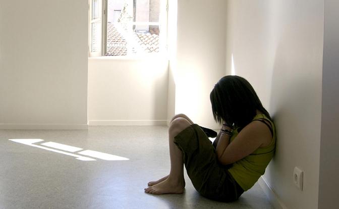 Школьница умерла после того, как учитель заставил ее сделать 100 приседаний