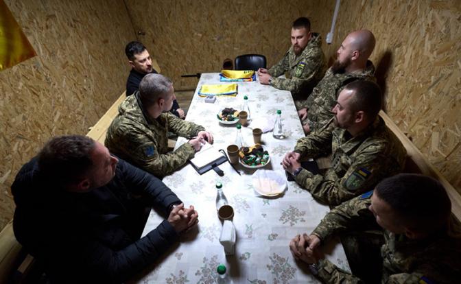 Подвиг пианиста: Зеленский лично ворвался в центр Купянска! «Телемарафон» же врать не будет...