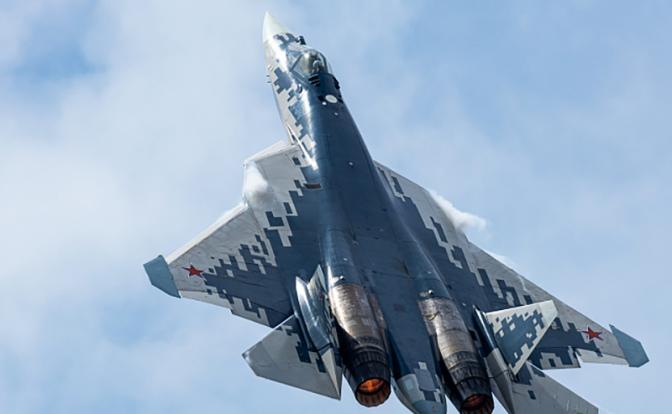 Сенсация Dubai Airshow-2025: «Охотник» и «Шахматист» готовы на пару сыграть с любым противником