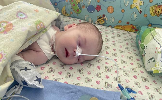 У полуторогодовалого малыша тяжёлый порок сердца. Нужна срочная помощь!