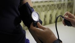 Ученые назвали неожиданную причину высокого давления