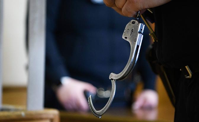 Замечание соседям стоило жизни — в ХМАО мужчину убили в подъезде дома