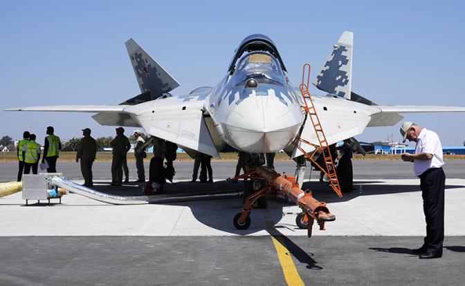 На фото: российский истребитель Су-57