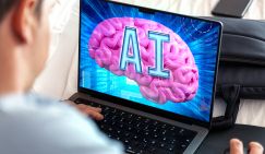 "Алиса, скажи диагноз!": Россияне пошли по виртуальным докторам со своими реальными анализами