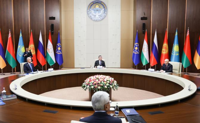 На фото: заседание Совета о коллективной безопасности ОДКБ в узком составе в комплексе "Ынтымак ордо".