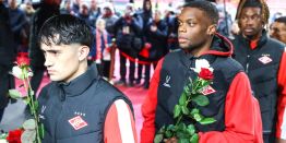 Родные и близкие, Дегтярев, Колосков, Дюков, футболисты "Спартака": Церемония прощания с Никитой Симоняном на футбольном поле стадиона