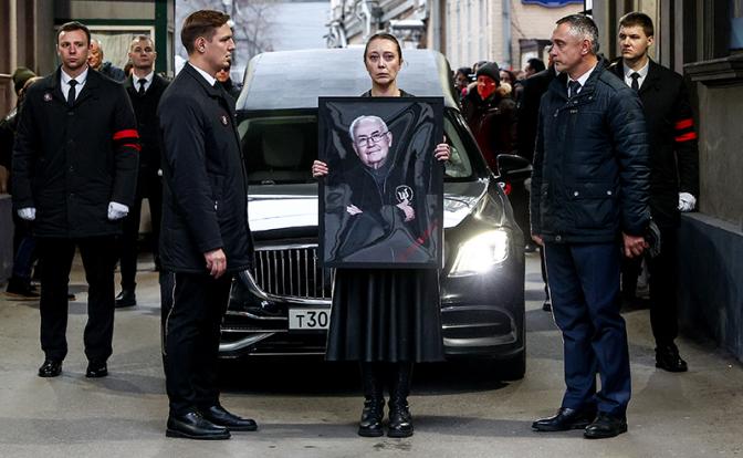 На фото: прощание с актером Всеволодом Шиловским в Москве