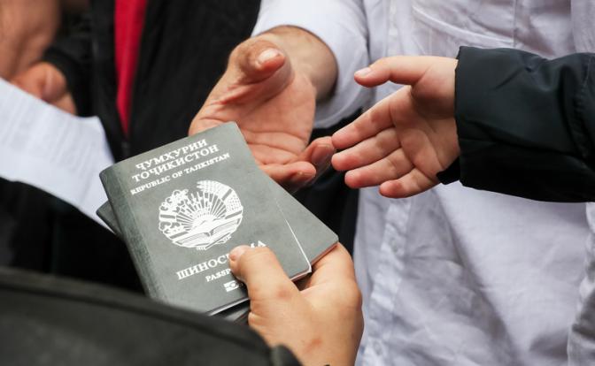 Михаил Делягин: Договор о двойном гражданстве между Таджикистаном и Россией утратил смысл