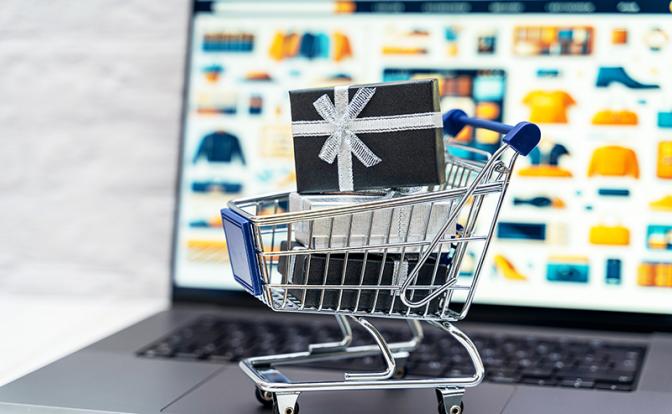 Откусит ли Греф кусок пирога у маркетплейсов - или стороны сумеют договориться, не разоряя покупателей