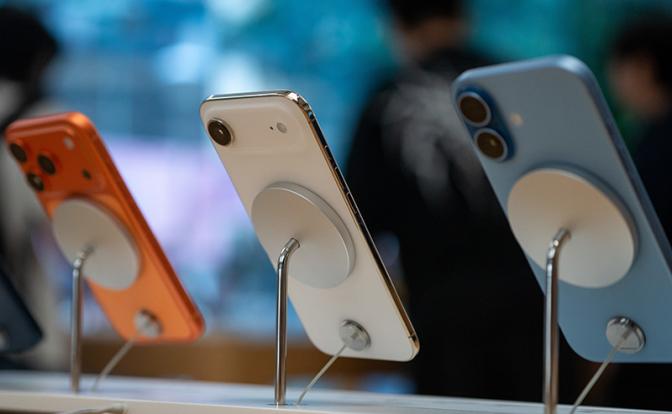 В РФ рухнули цены на все iPhone