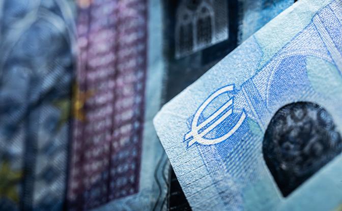 Франция отказалась вкладывать в «репарационный кредит» средства своих банков