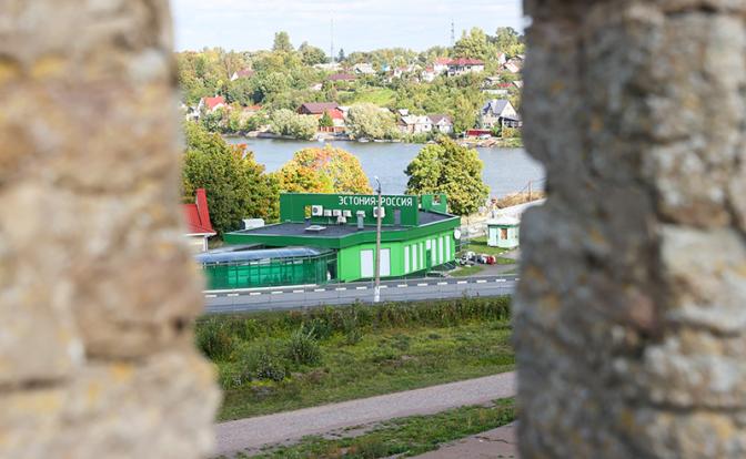 Финская тоска: Добраться до эстонской Нарвы, посмотреть на Ивангород, выпить дешевого пива и вздохнуть