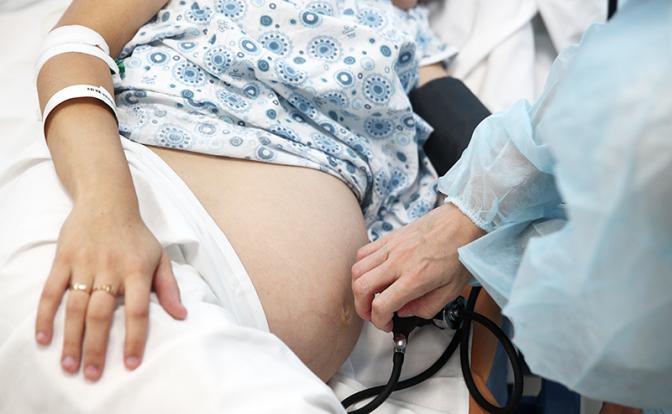 Локальная победа коммунистов: Виновница «оптимизации» роддома в Гусь-Хрустальном подала в отставку